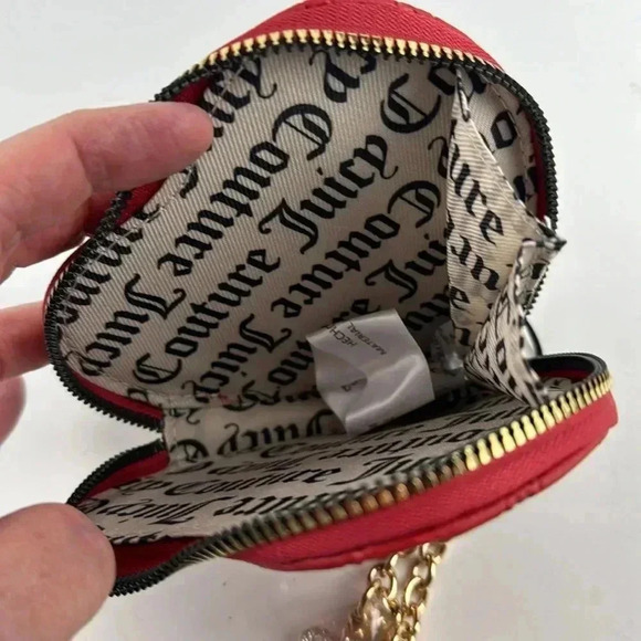Juicy Couture Heart Shaped Red Zip Around Gold Chain  Wristlet Wallet Embossed - Picture 4 of 7